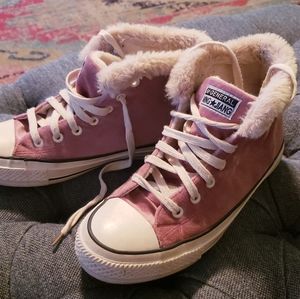 Womans pink fuzzy hightops!